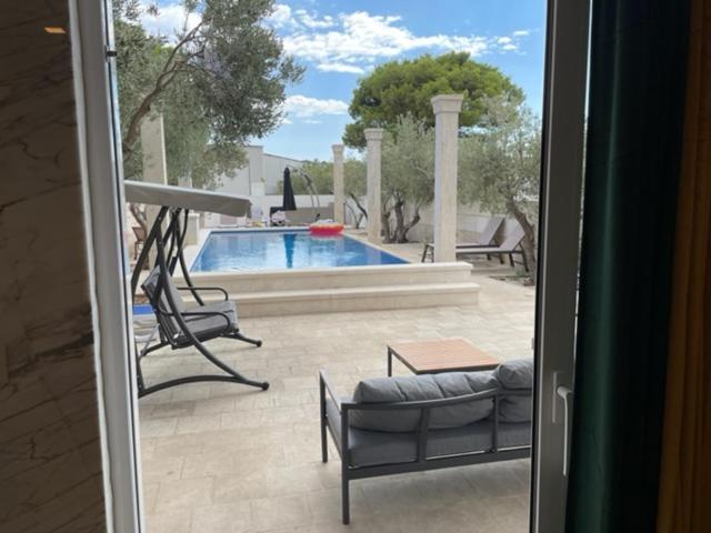 Villa Luce Mit Pool Makarska Exterior photo