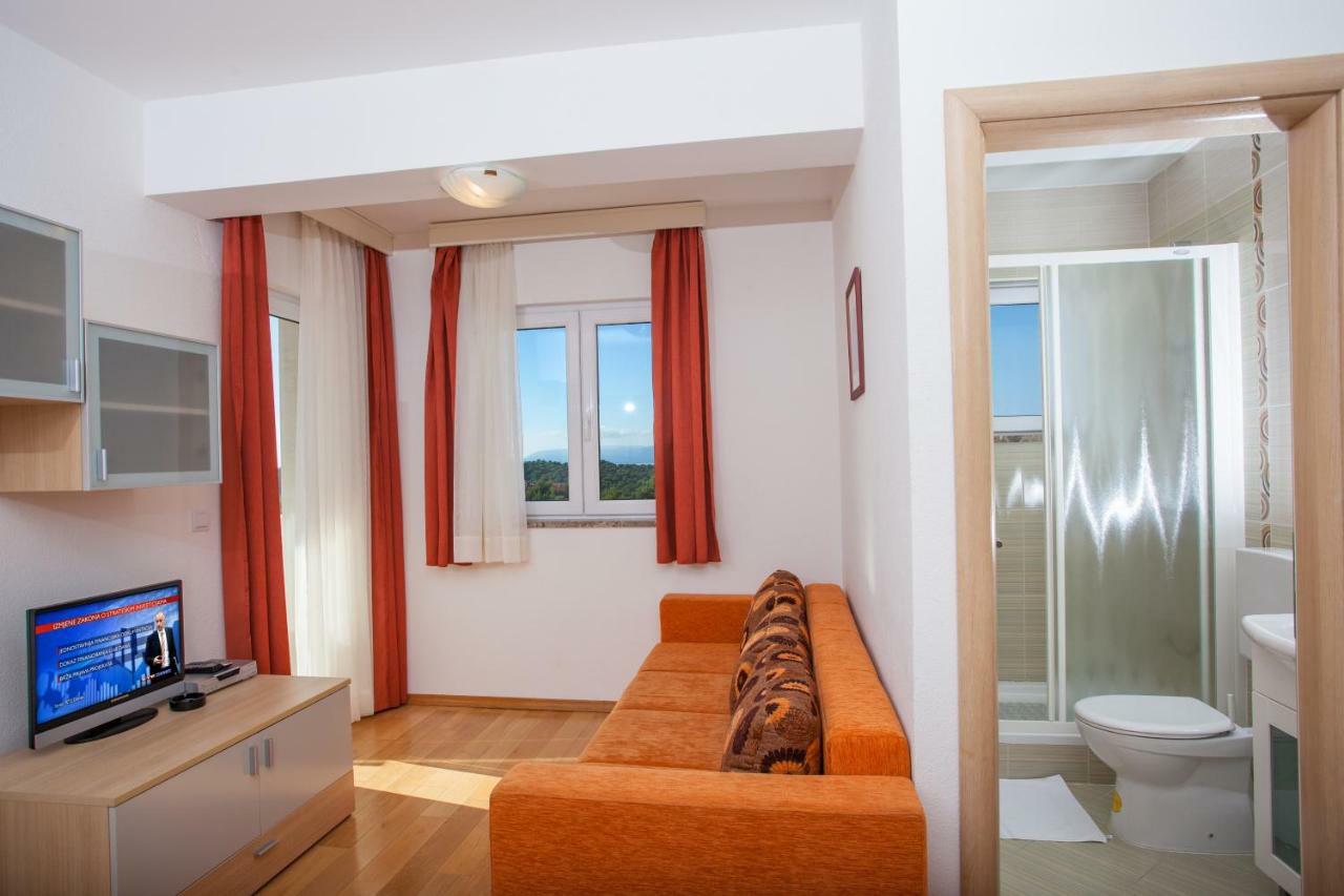 Villa Luce Mit Pool Makarska Exterior photo